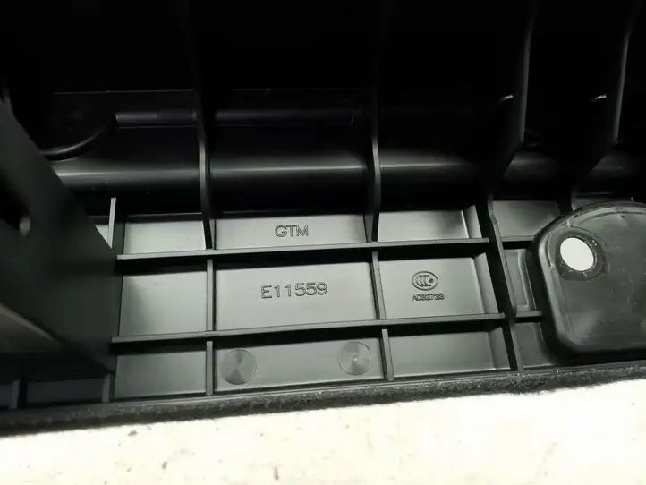 Porsche Macan (95B) (2014 - 2018) 8R0861828 Прочая отделка багажника — фото 5