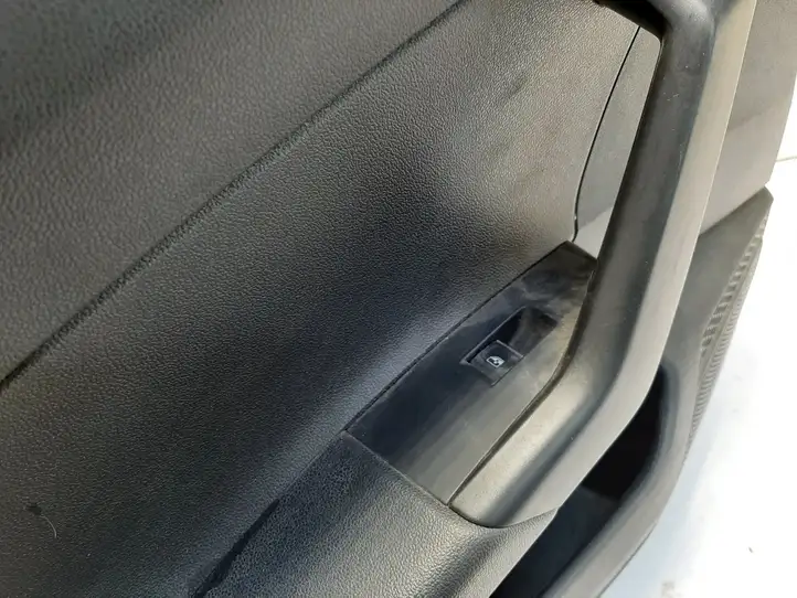 Volkswagen Polo VI (2015 - 2019) 2G6867211N Обшивка задней двери — фото 3