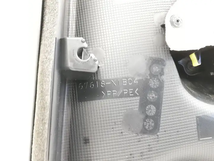 Toyota Prius (XW50) (2015 - ) 67618X1B04 Обшивка задней двери — фото 7