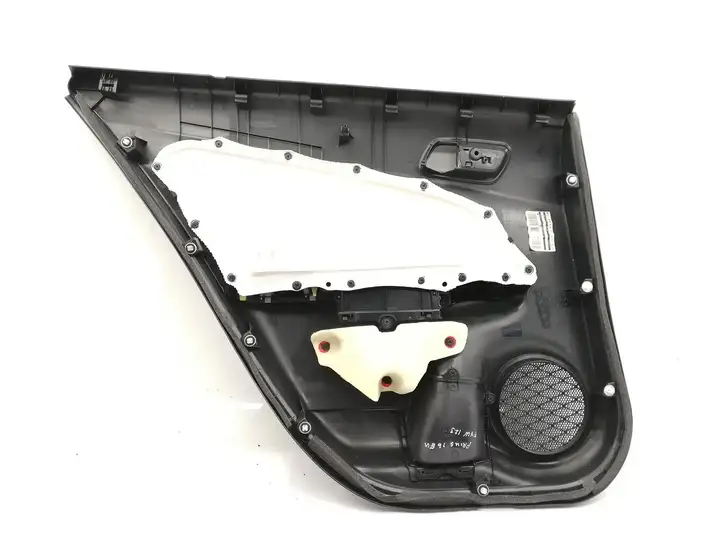 Toyota Prius (XW50) (2015 - ) 67617X1B04 Обшивка задней двери — фото 5
