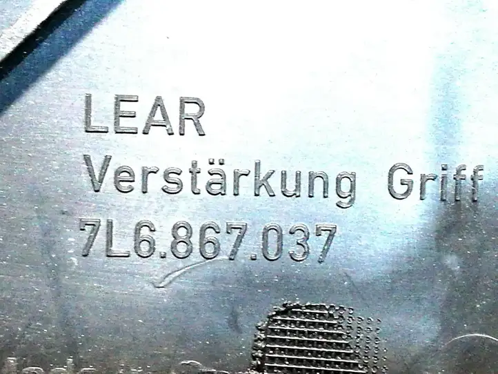 Volkswagen Touareg I (2002 - 2010) 7L6867037 Боковая обшивка багажника — фото 1