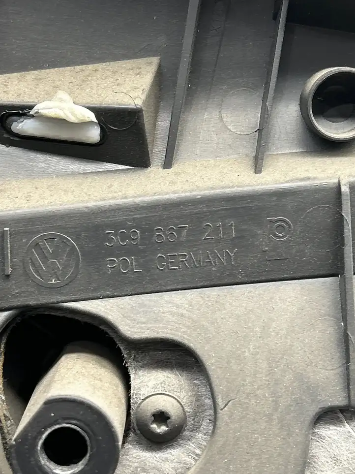 (2005 - 2010) 3C9867211 Обшивка задней двери — фото 3