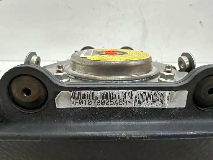 Toyota Avensis Verso (2004 - 2009) F01078005A6H Подушка безопасности руля — фото 2