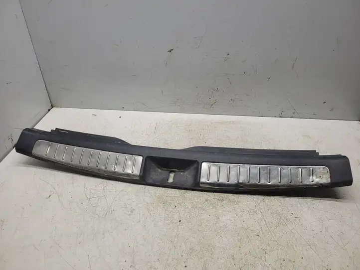 Toyota Avensis T250 (2006 - 2009) 5838705090 Отделка порога багажника — фото 1
