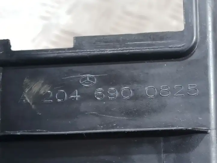 Mercedes-Benz C W204 (2007 - 2014) A2046900825 Отделка порога багажника — фото 4