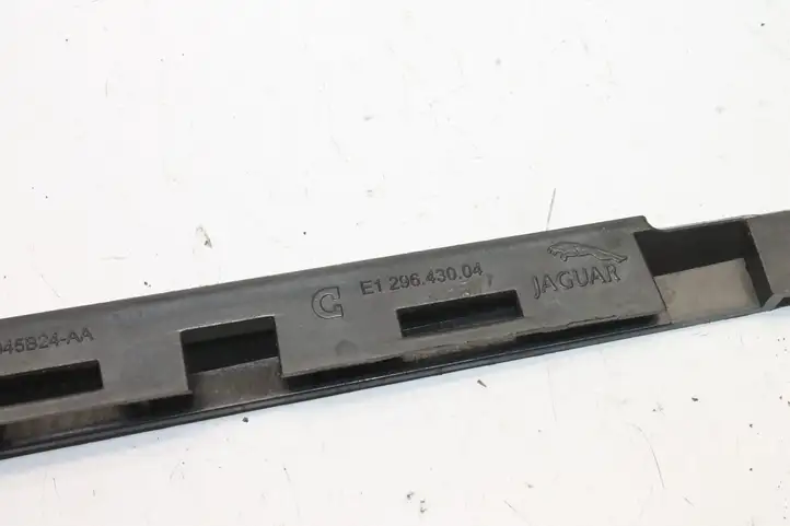 Jaguar XF X250 (2007 - 2015)  8X23F045B24AA Другая центральная деталь консоли (туннеля)