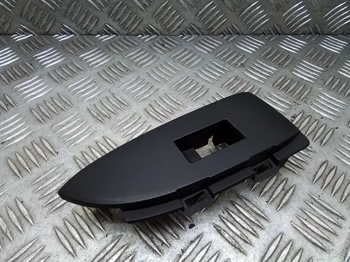 Toyota Prius (XW30) (2009 - 2015) 7427147060 Накладка кнопки стеклоподъемника — фото 4