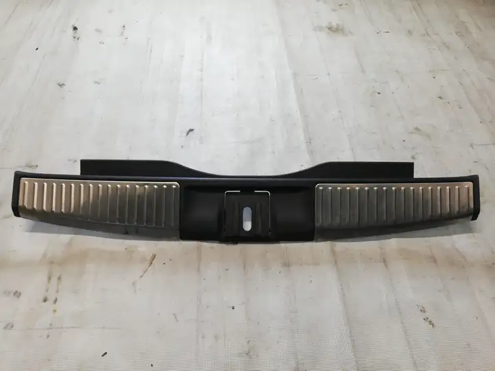 Honda Accord (2008 - 2016) 84640TL4G0 Отделка порога багажника — фото 1