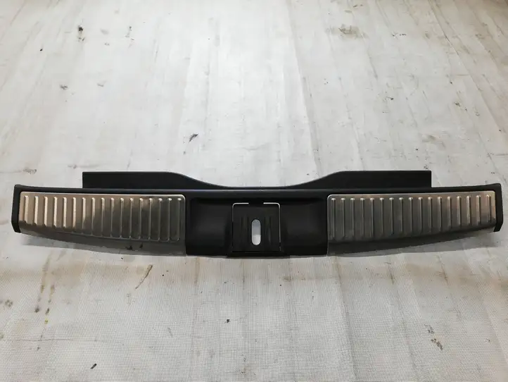 Honda Accord (2008 - 2016) 84640TL4G0 Отделка порога багажника — фото 6