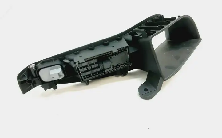 Audi Q5 (2008 - 2012)  8r2867172 Другая деталь отделки пере́дней дверей