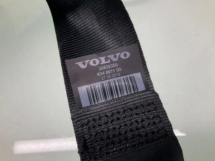 Volvo XC60 (2017 - )  39838359 Задний ремень безопасности