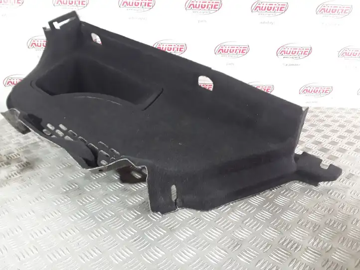 Audi A4 (2011 - 2015)   Нижний отделочный щит бока багажника