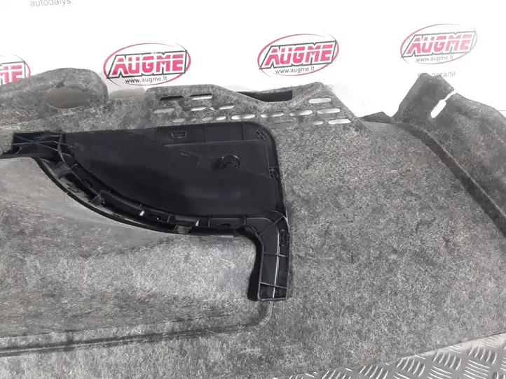 Audi A4 (2011 - 2015)   Нижний отделочный щит бока багажника