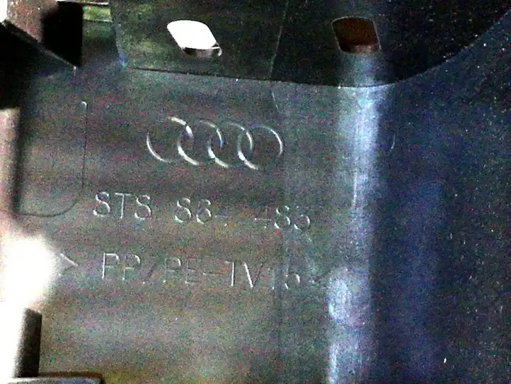 Audi A5 8T 8F (2007 - 2011) 8T8864483 Отделка порога багажника — фото 2