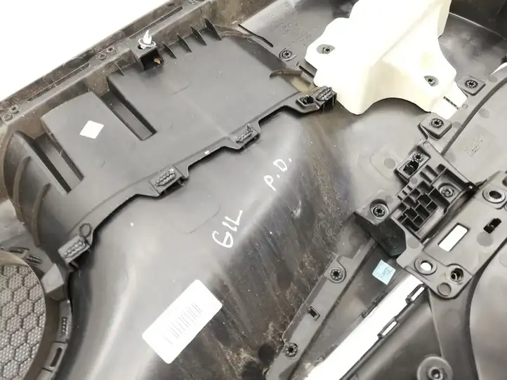 Toyota Yaris (2014 - 2019) 676100DR80 Обшивка передней двери — фото 4