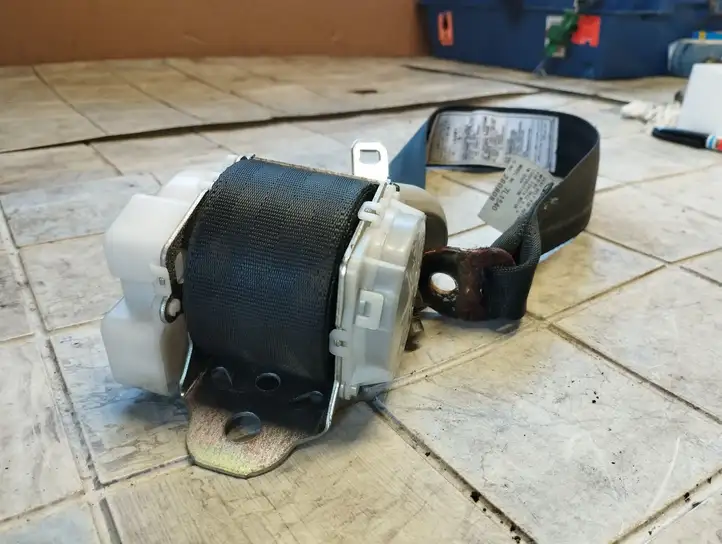 Toyota Corolla Verso AR10 (2004 - 2009) 0433086 Задний ремень безопасности — фото 4