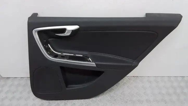 Volvo S60 (2013 - 2018) Обшивка задней двери — фото 1
