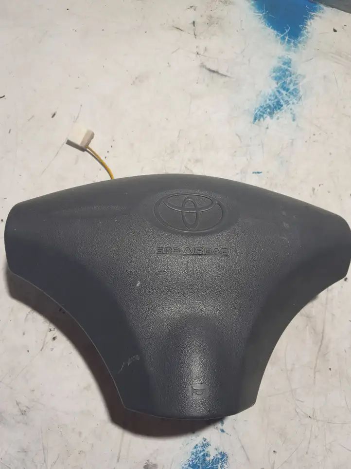Toyota Yaris Verso (1999 - 2005) Подушка безопасности руля — фото 1