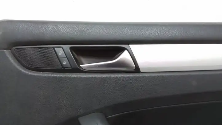 Volkswagen PASSAT B7 USA (2012 - 2016) 561867212 Обшивка задней двери — фото 5