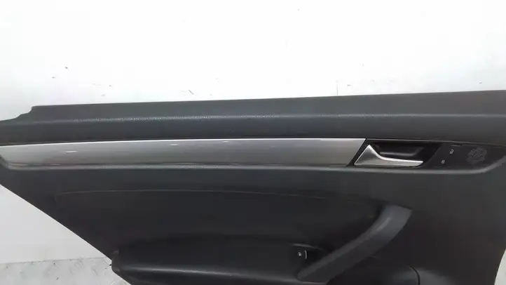 Volkswagen PASSAT B7 USA (2012 - 2016) 561867211 Обшивка задней двери — фото 2