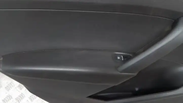 Volkswagen PASSAT B7 USA (2012 - 2016) 561867211 Обшивка задней двери — фото 4