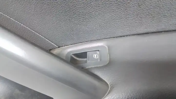 Volkswagen PASSAT B7 USA (2012 - 2016) 561867212 Обшивка задней двери — фото 5
