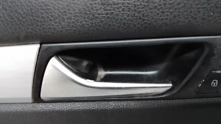 Volkswagen PASSAT B7 USA (2012 - 2016) 561867011A Обшивка передней двери — фото 8