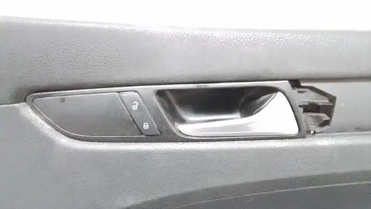 Volkswagen PASSAT B7 USA (2012 - 2016) 561867012 Обшивка передней двери — фото 7