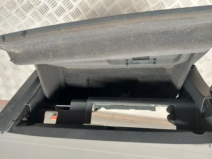 Audi A4 S4 B9 (2015 - 2019) 8W1880302 Демпфер бардачка — фото 5