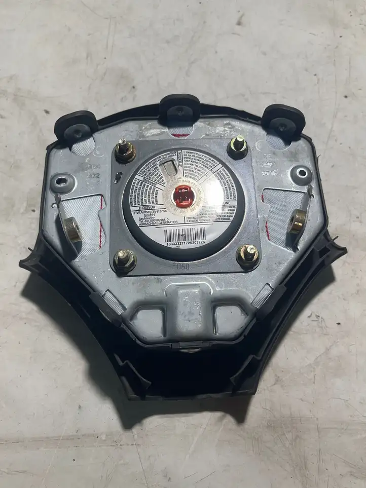 Toyota Corolla E120 E130 (2004 - 2007) Подушка безопасности руля — фото 2