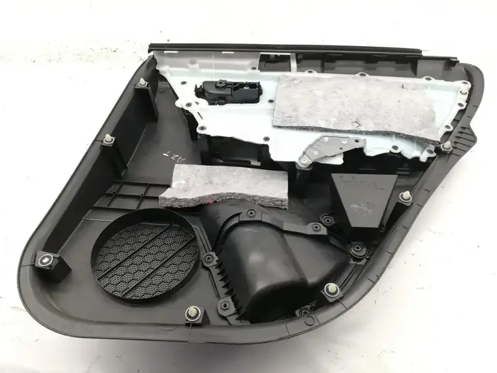 Toyota Auris E180 (2012 - 2018) 6778802110 Обшивка задней двери — фото 3
