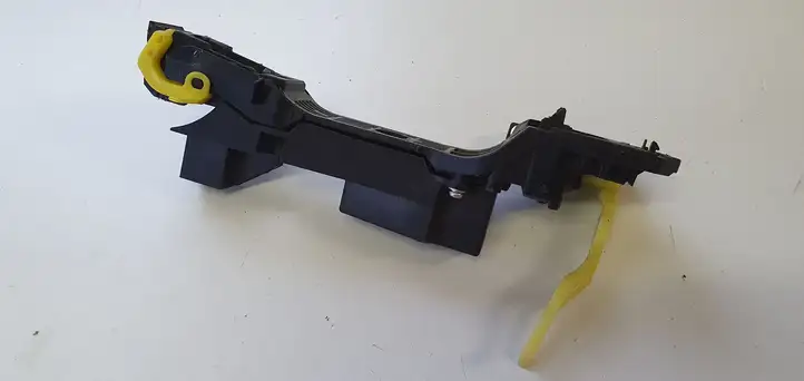 Toyota Avensis T270 (2009 - 2012)   Другая деталь отделки задний дверей