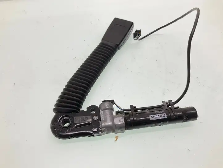 BMW 7 E65 E66 (2001 - 2008)  7210870 Замок переднего ремня