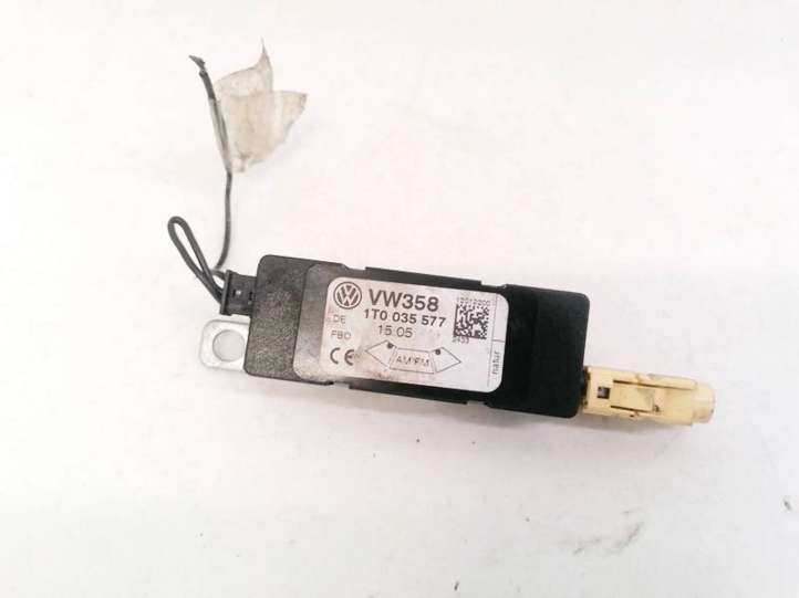 1t0035577h Volkswagen Touran I Antenos valdymo blokas