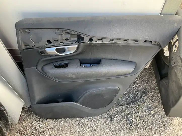 Volvo XC90 (2014 - 2019) 31393116 Обшивка задней двери — фото 1
