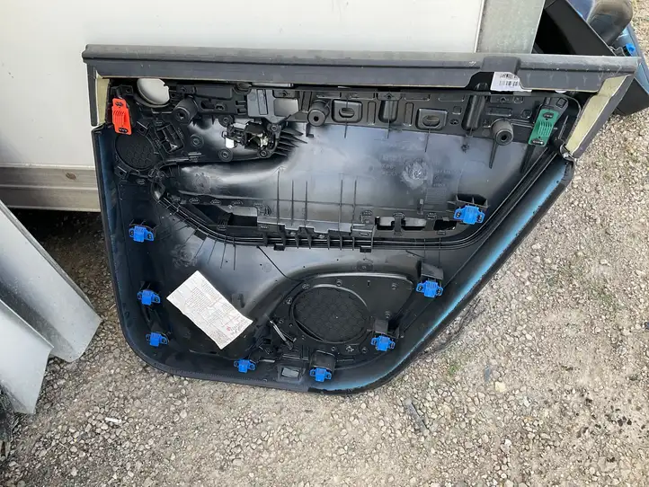 Volvo XC90 (2014 - 2019) 31393115 Обшивка задней двери — фото 3