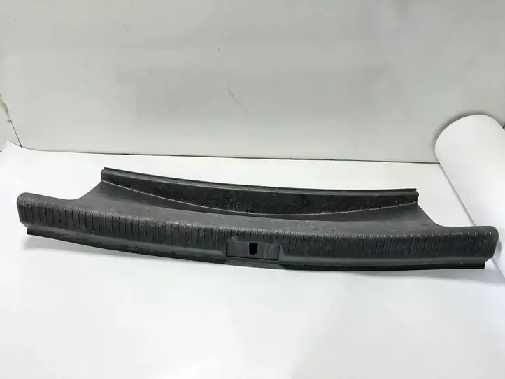 Volkswagen Golf VII (2013 - 2019) 5G6863459K Отделка порога багажника — фото 1