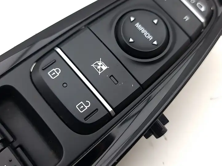 Kia Optima 93572D4910 Кнопка стеклоподъемников — фото 10