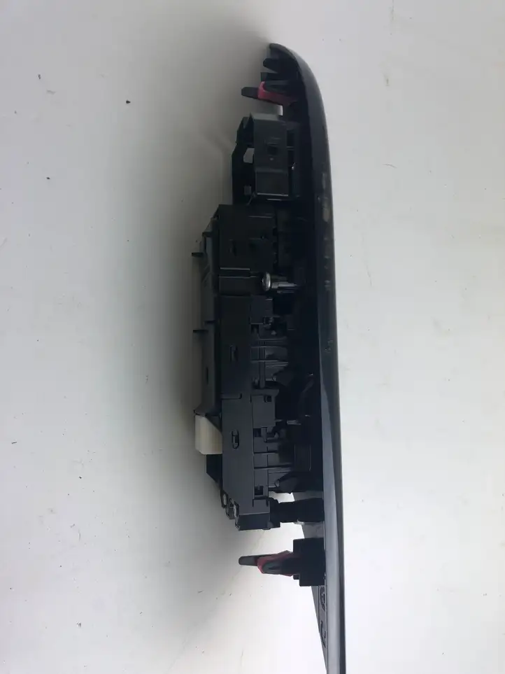 Toyota Hilux (AN120, AN130) (2015 - 2017) 84040-0k010 Блок кнопок стеклоподъемников — фото 3
