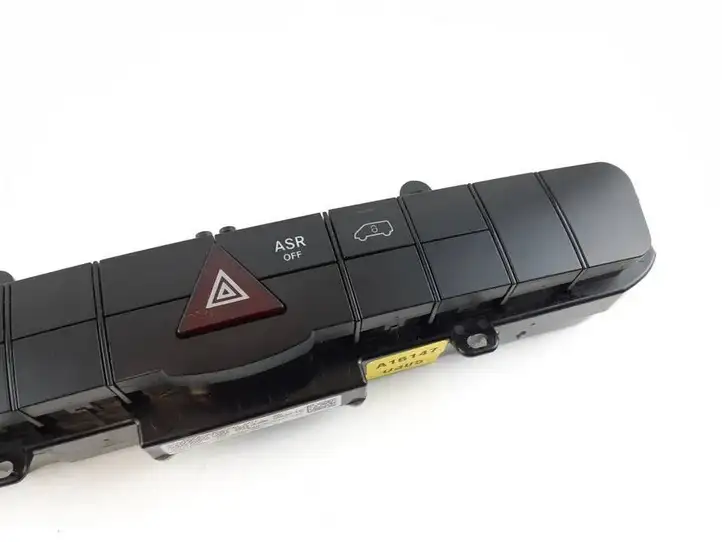 Volkswagen Crafter (2006 - 2016) A9069024601 Включатель аварийных фонарей — фото 3