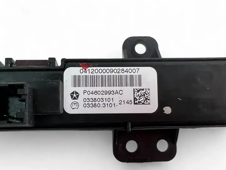 Jeep Wrangler (2007 - 2018) P04602993AC Включатель аварийных фонарей — фото 4