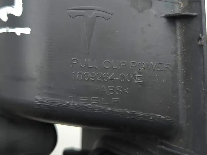 Tesla Model S (2012 - 2016) 100926400E Кнопка закрытия багажника — фото 8