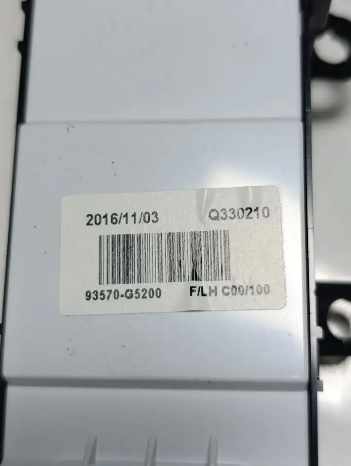 Kia Niro (2016 - ) 93570G5200 Кнопка стеклоподъемников — фото 5