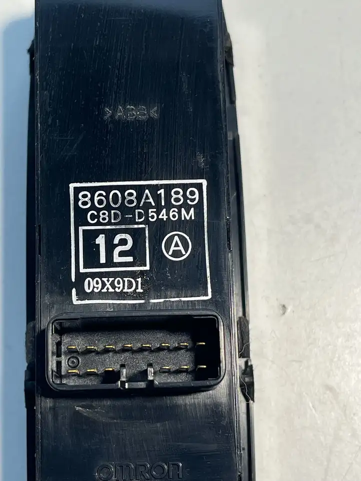 Mitsubishi Pajero (2006 - 2011) 8608A189 Кнопка стеклоподъемников — фото 4