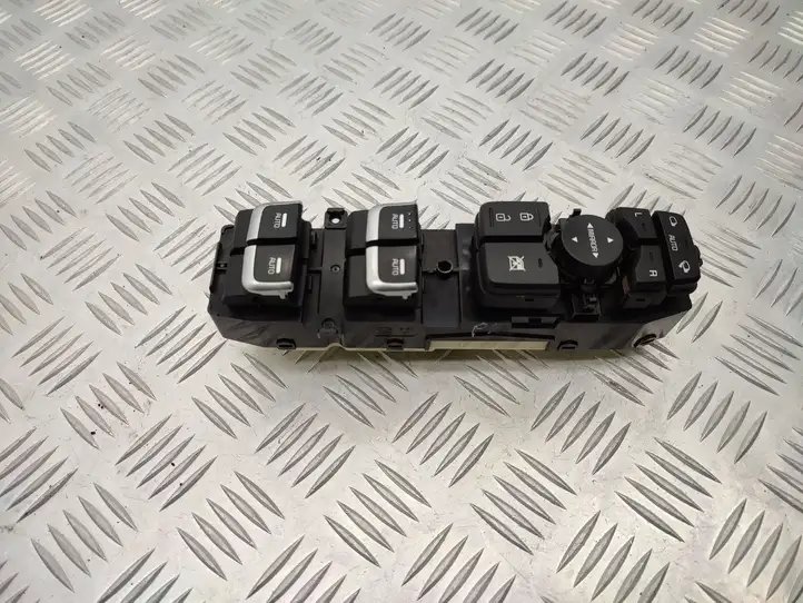 Kia Sorento (2014 - 2017) 93570C5310WK Кнопка стеклоподъемников — фото 2