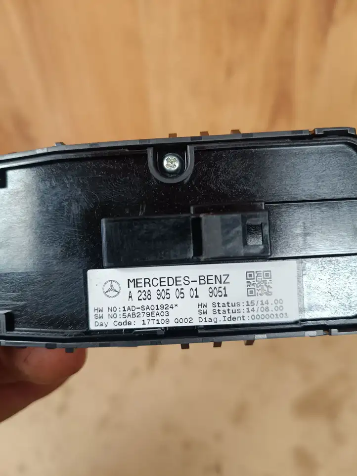 Mercedes-Benz E W238 (2017 - ) A2389050501 Кнопка стеклоподъемников — фото 2