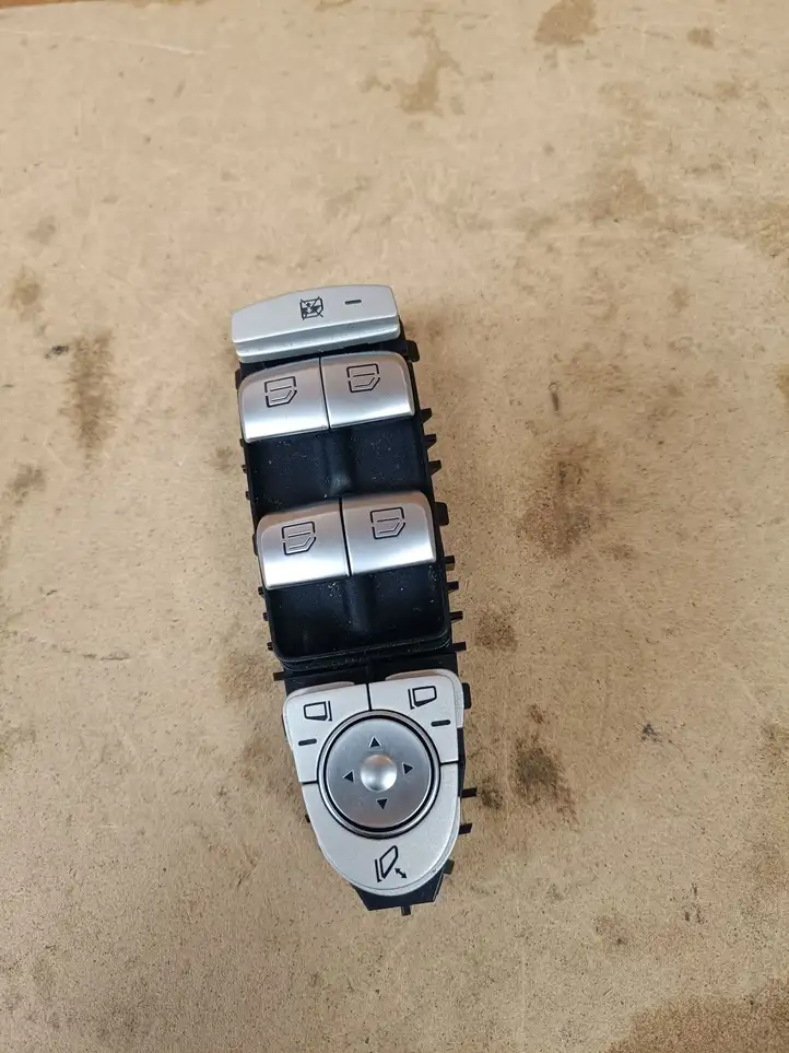 Mercedes-Benz E W238 (2017 - ) A2389050501 Кнопка стеклоподъемников — фото 4