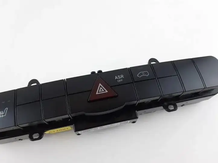 Mercedes-Benz Sprinter W906 (2006 - 2018) A9069051401 Включатель аварийных фонарей — фото 3