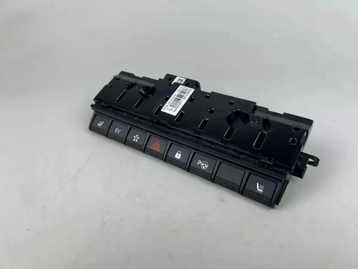 Renault Arkana (2019 - ) 283E87543R Включатель аварийных фонарей — фото 6