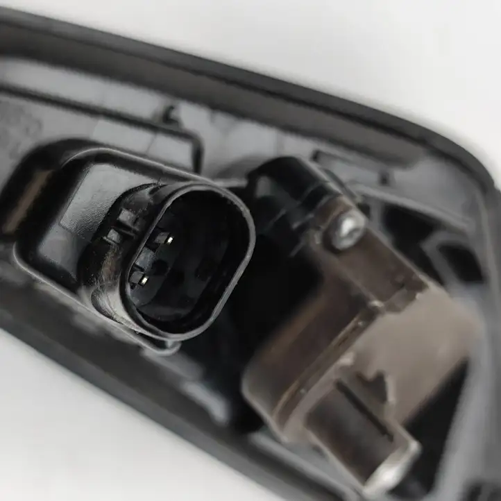 Tesla Model Y (2019 - 2024) 182073500D Боковая камера в крыле — фото 5
